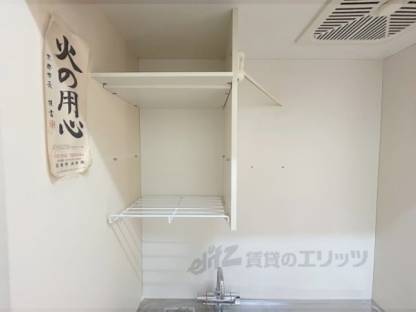 キッチン　上段収納