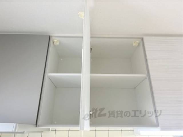キッチン　上部収納