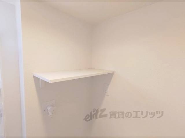 洗濯機置場　収納上部
