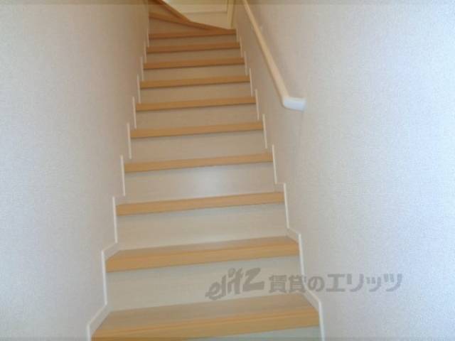 玄関　階段