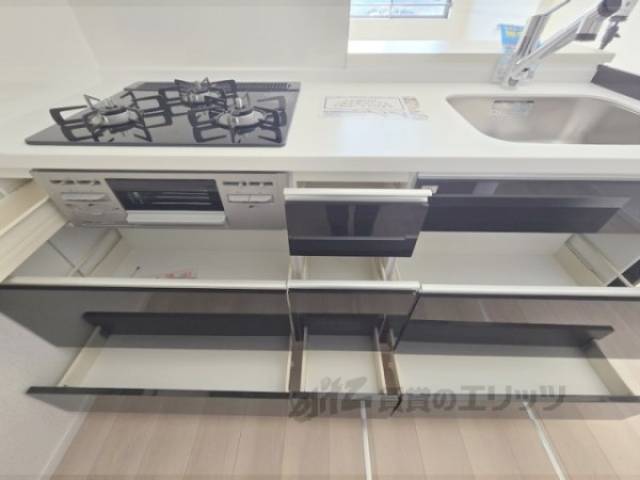 キッチン　収納