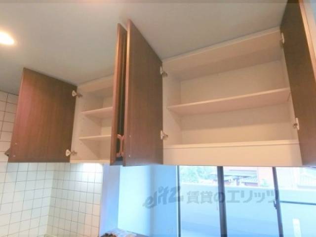 キッチン　キッチン上部収納