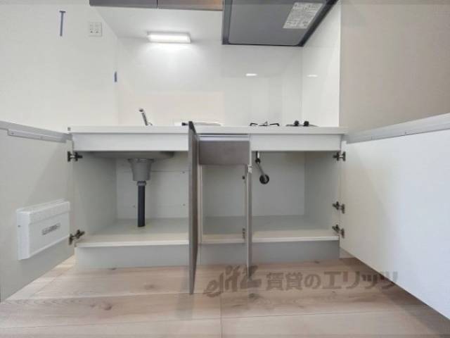 冷蔵庫置場　収納