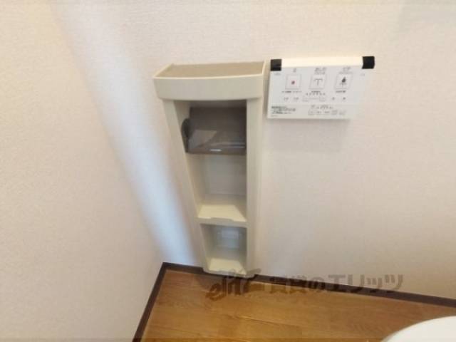 トイレ　棚