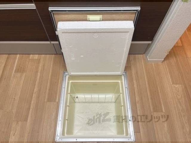 キッチン　床下収納