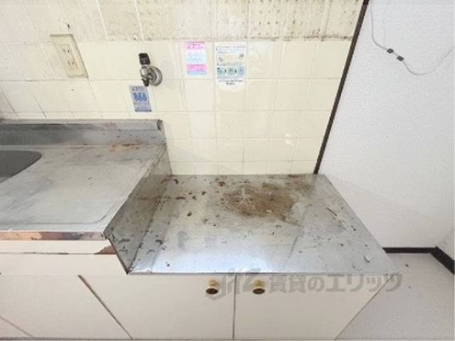 キッチン　コンロ置き場