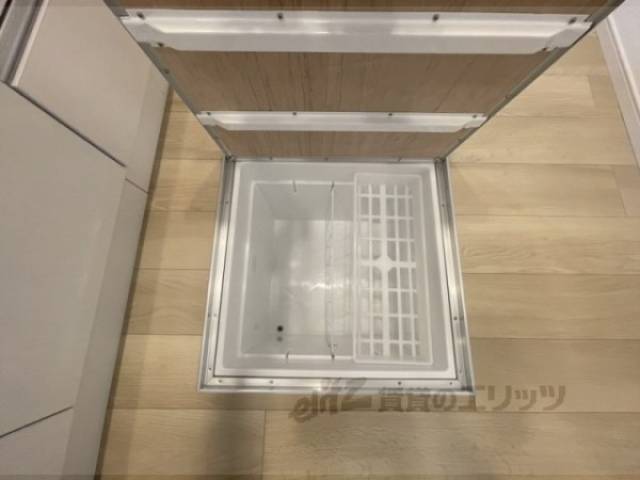 キッチン　床下収納
