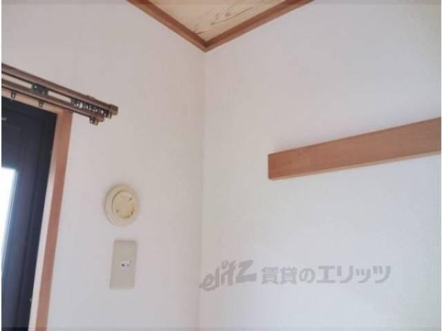 エアコン　エアコン置き場