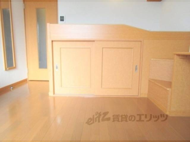 寝具下収納