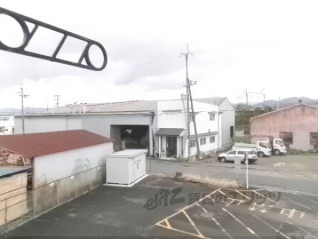 ベランダ　物干しのみ