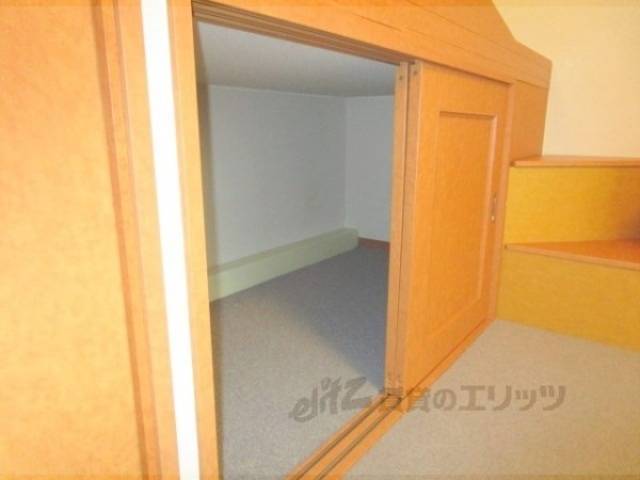 寝具下収納