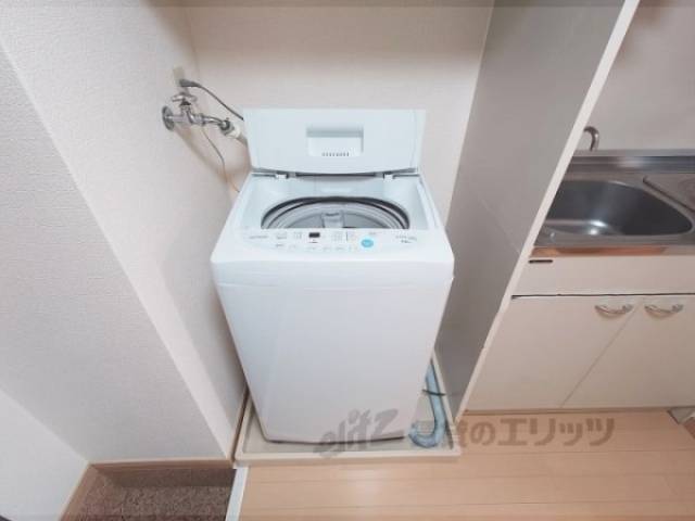 洗濯機置場　洗濯機