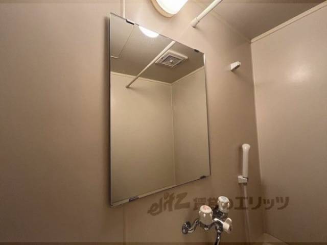 ユニットバス　鏡