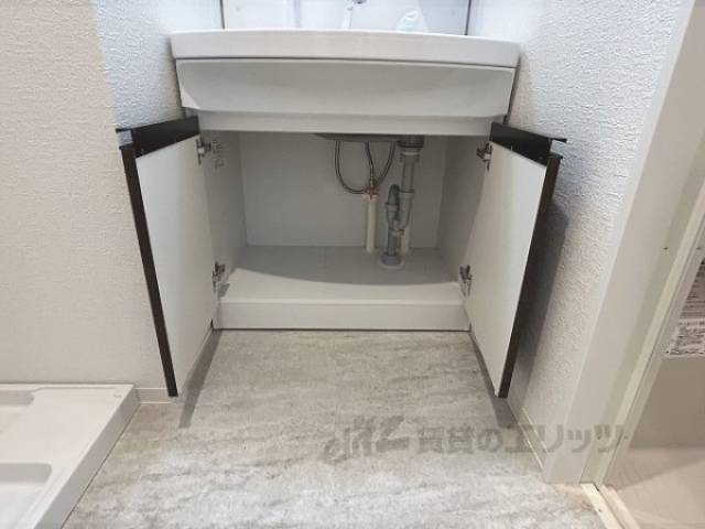 収納　洗面台下