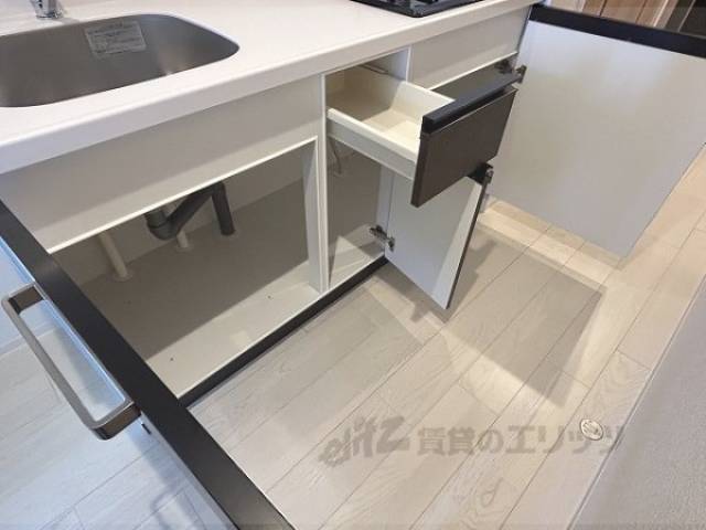 収納　キッチン下