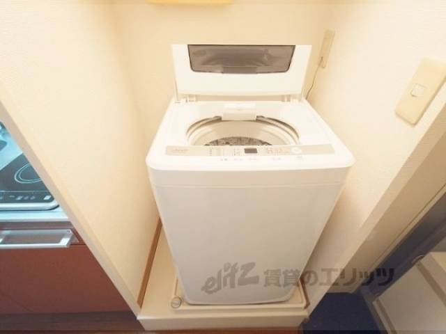 洗濯機置場　洗濯機