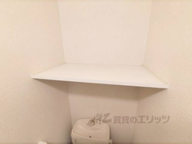 トイレ　棚