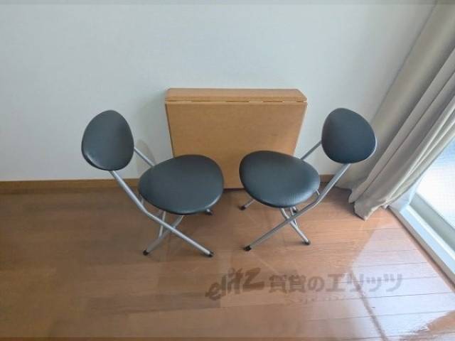 テーブル、イス