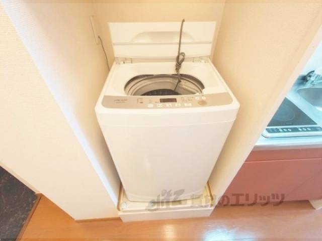 洗濯機置場　洗濯機