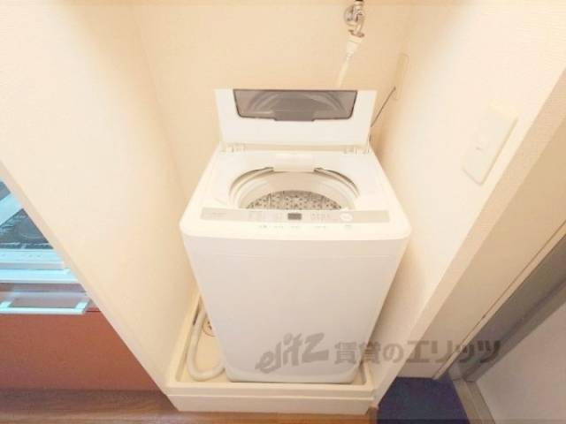 洗濯機置場　洗濯機