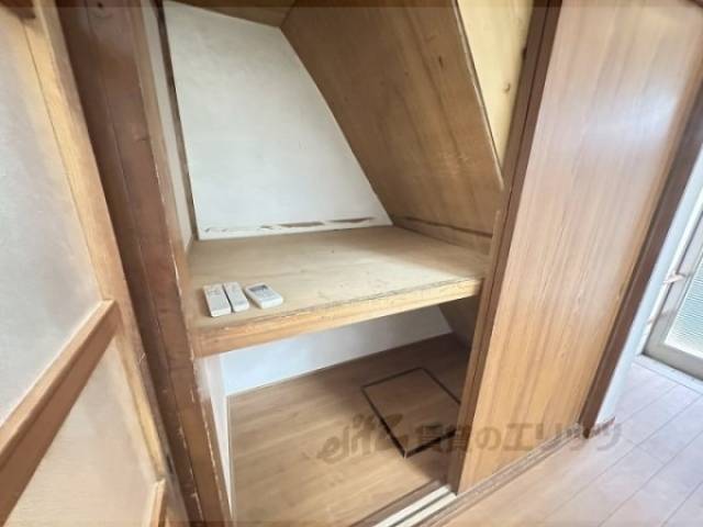 廊下　階段下収納