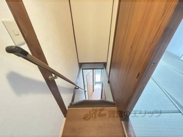 廊下　階段