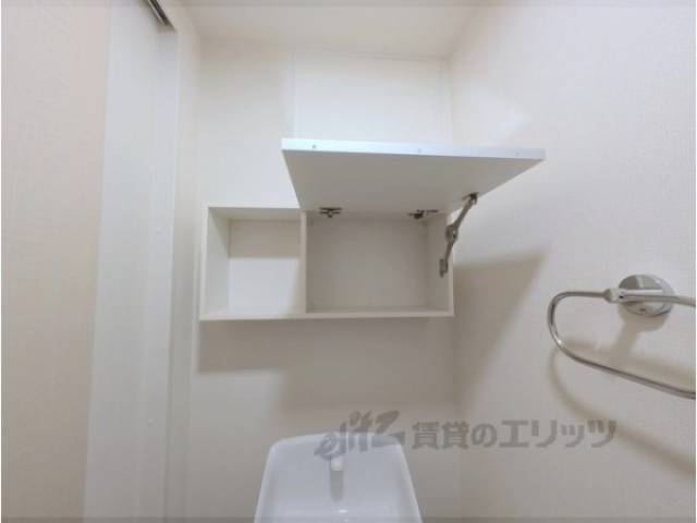 トイレ　上収納