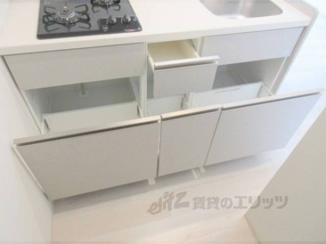 キッチン　下部収納