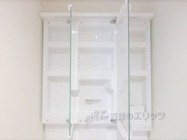 洗面所　上部収納