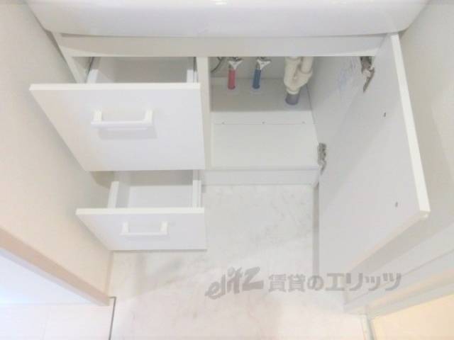 洗面所　下部収納