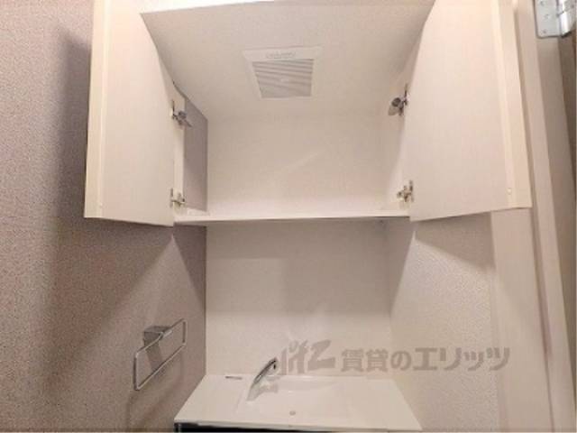 トイレ　トイレ収納