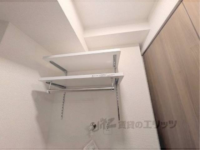 洗濯機置場　洗濯機置場上部収納