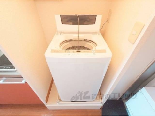 洗濯機置場　洗濯機