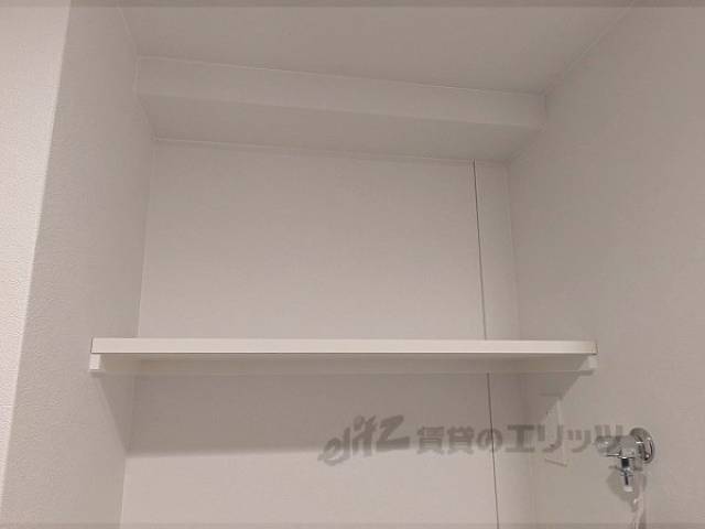 洗濯機置場　洗濯機置場上部棚