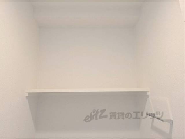 トイレ　トイレ収納