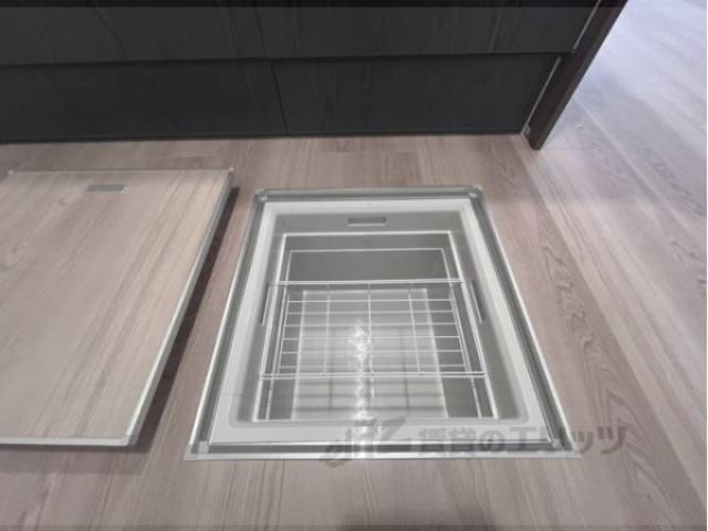 キッチン　床下収納