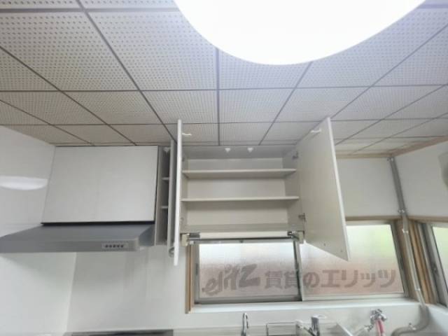 キッチン　上部収納