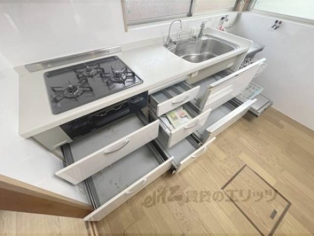 キッチン　下部収納