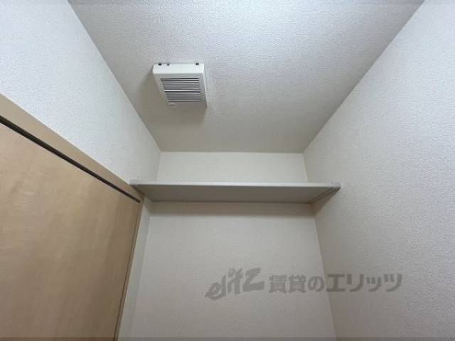 トイレ　物置