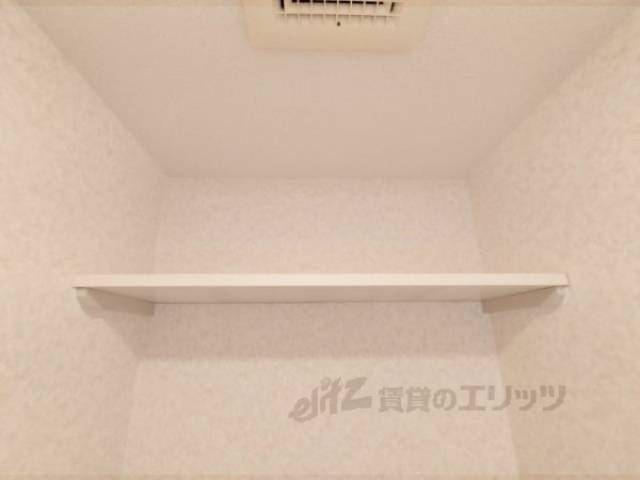 トイレ　棚