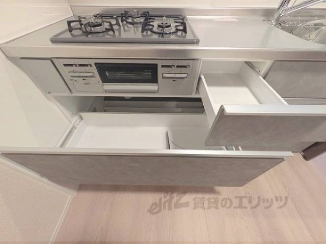 キッチン　キッチン下部収納