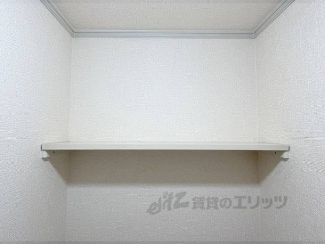 トイレ　物置