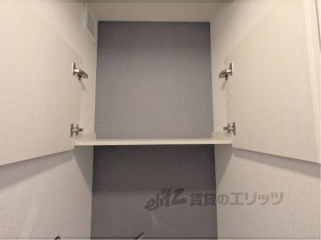 トイレ　トイレ上収納