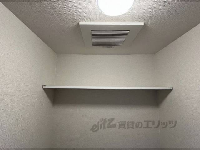 トイレ　物置