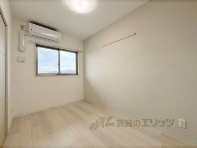 洋室　リビング横