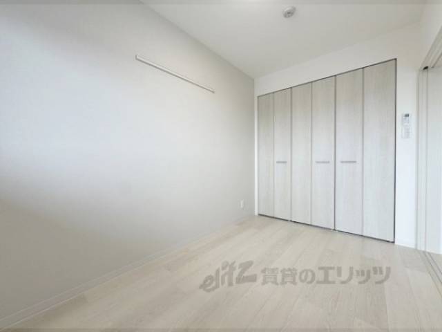 洋室　リビング横