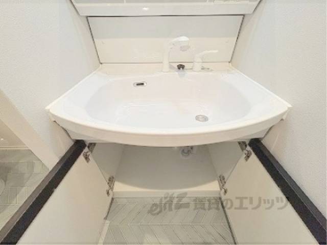 洗面所　洗面台下収納