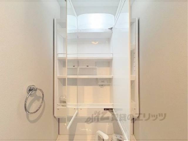 洗面所　洗面台収納