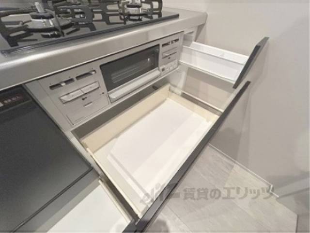 キッチン　下部収納