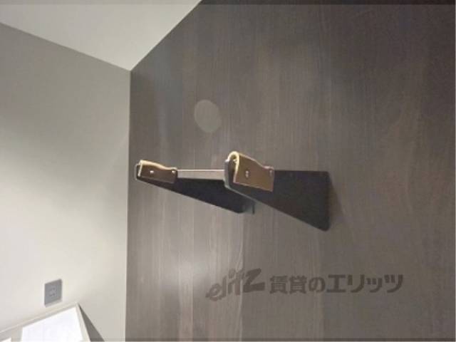 玄関　棚　衣類掛け